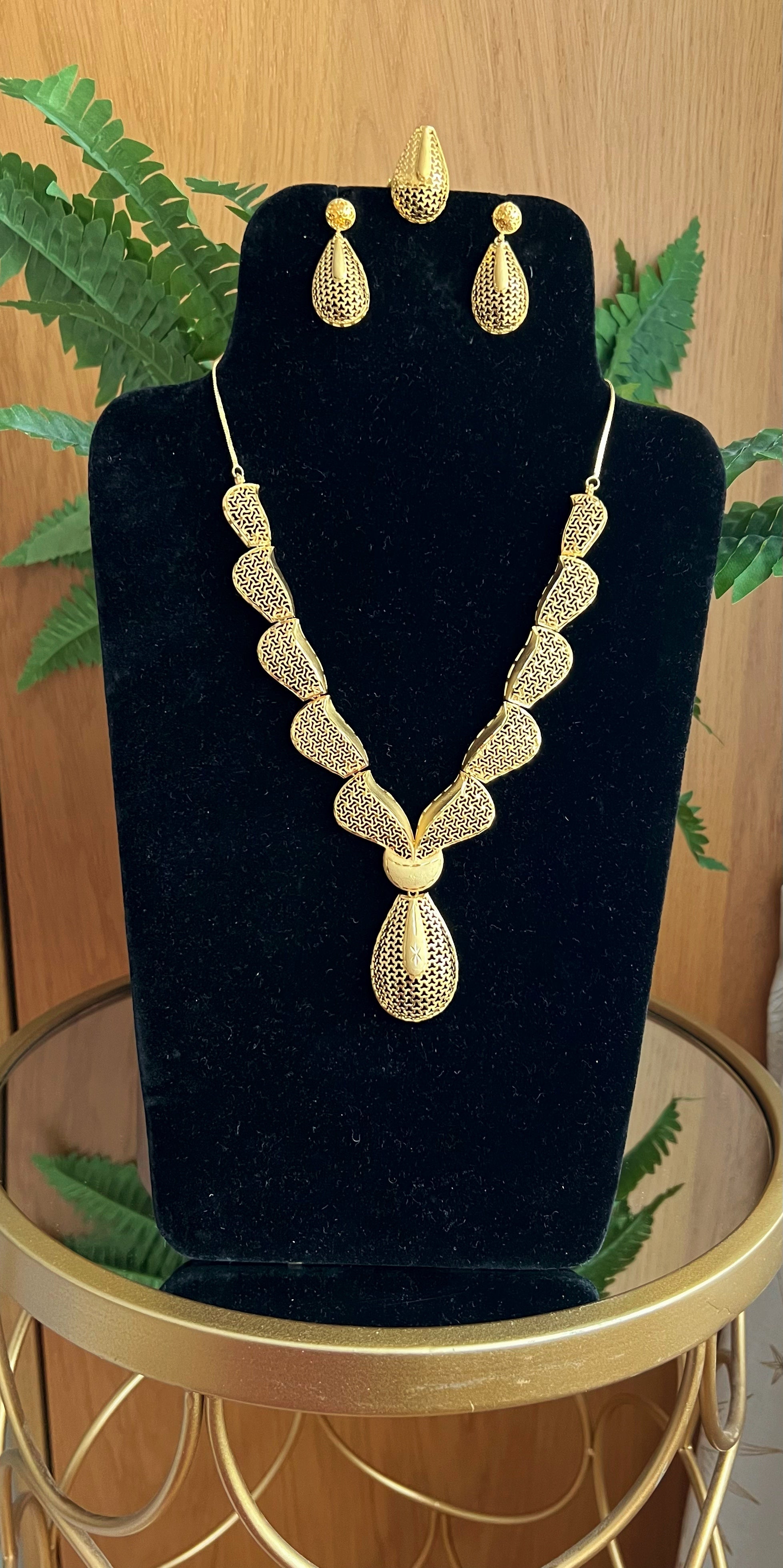 Gold Droplet Necklace