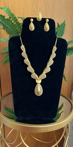Gold Droplet Necklace