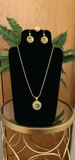 Load image into Gallery viewer, Long Gold Round Necklace
