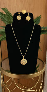 Load image into Gallery viewer, Long Gold Necklace
