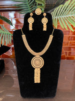 Load image into Gallery viewer, Gold Circle Necklace
