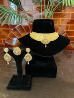 Load image into Gallery viewer, Gold Choker Necklace
