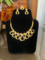 Load image into Gallery viewer, Gold Swirl Necklace
