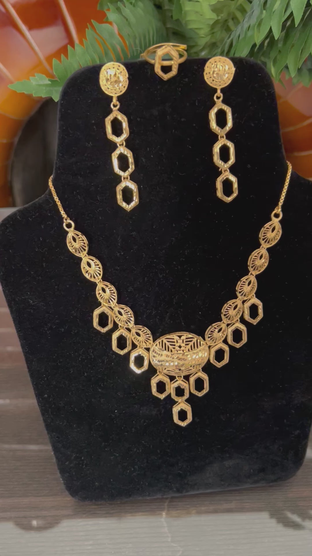 Gold Oval Necklace