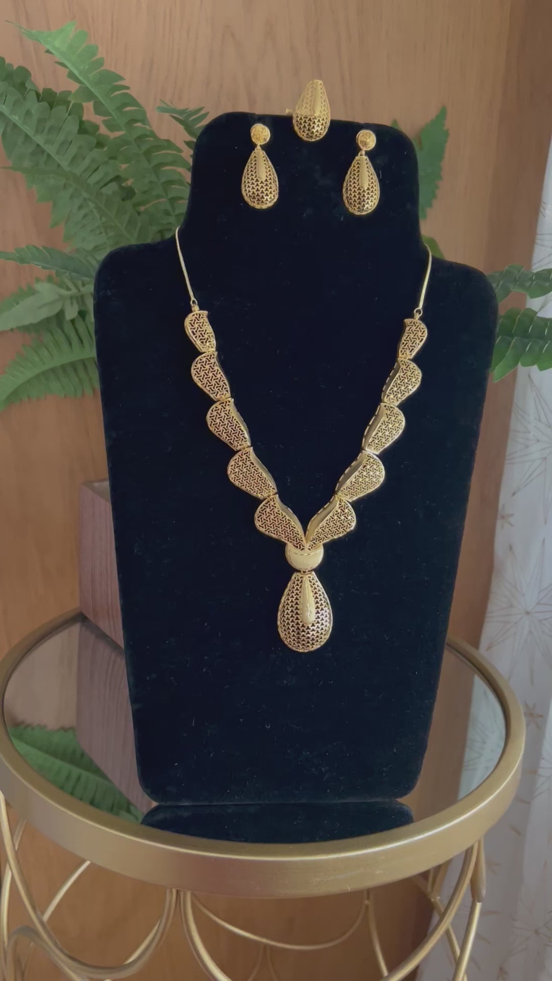 Gold Droplet Necklace