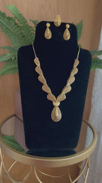 Load and play video in Gallery viewer, Gold Droplet Necklace

