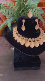 Load and play video in Gallery viewer, Golden Leaf Necklace
